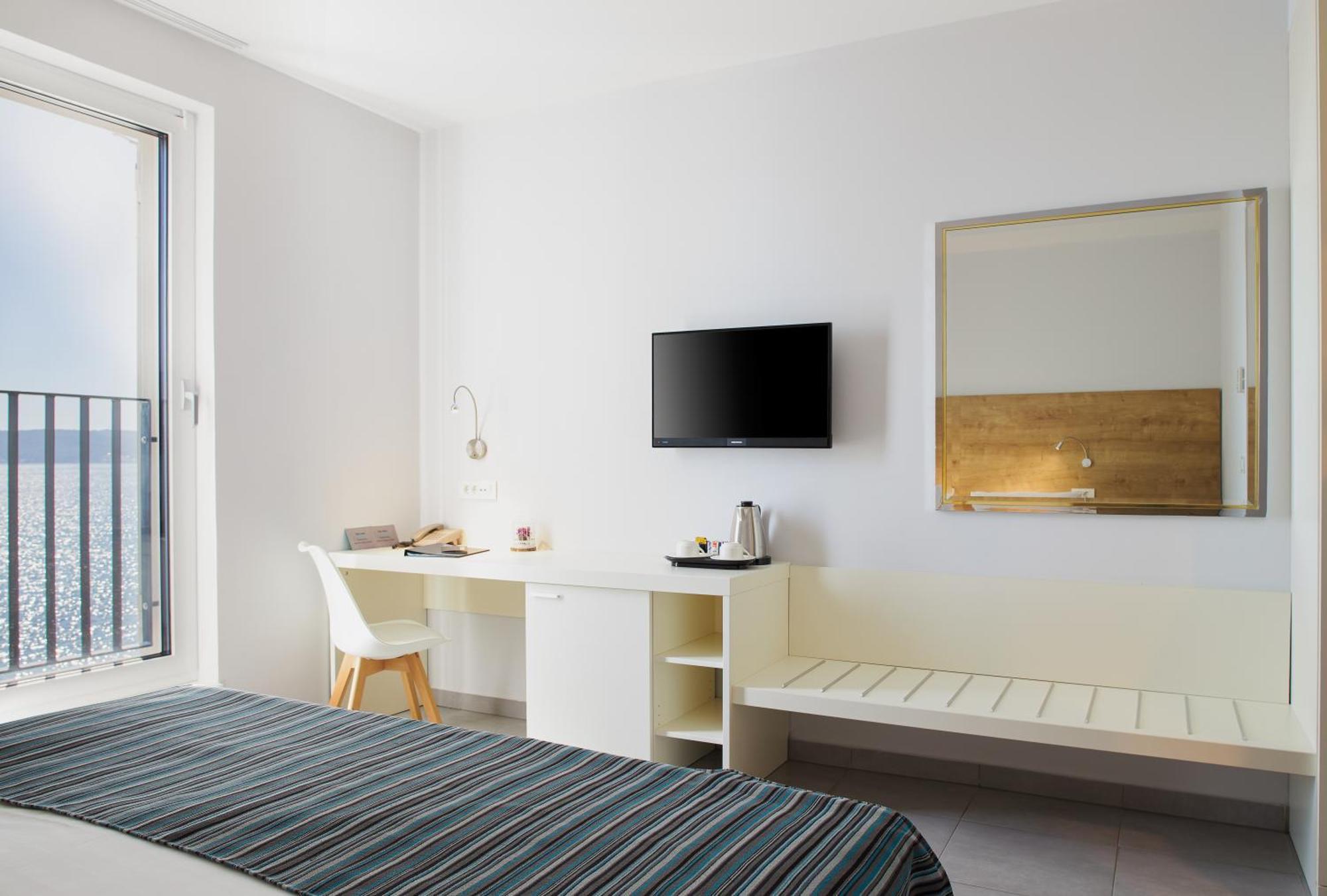Hotel Stacija Kaštela Exteriör bild