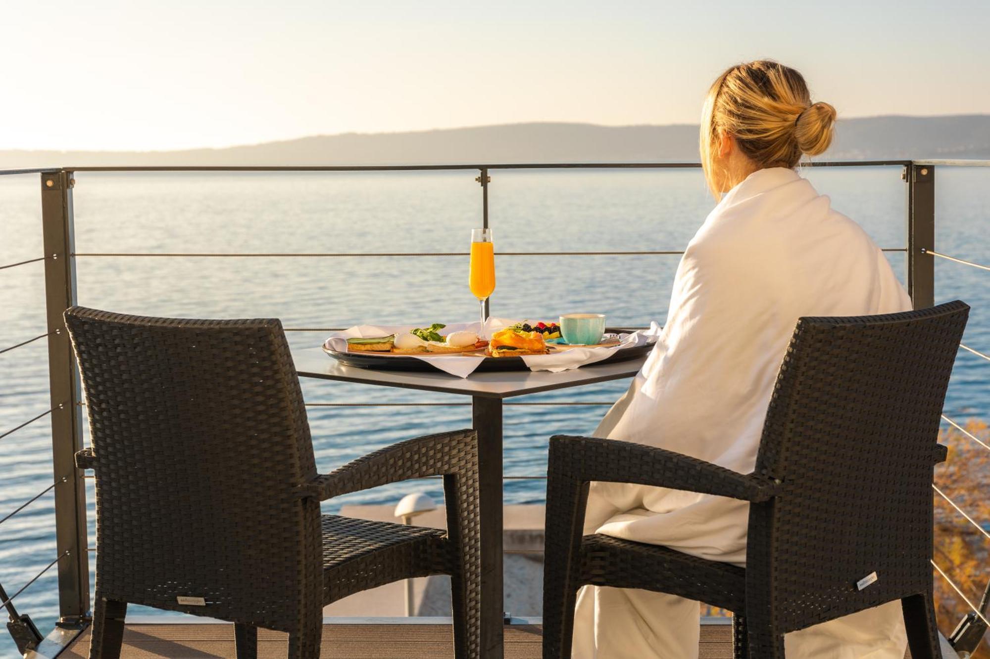 Hotel Stacija Kaštela Exteriör bild