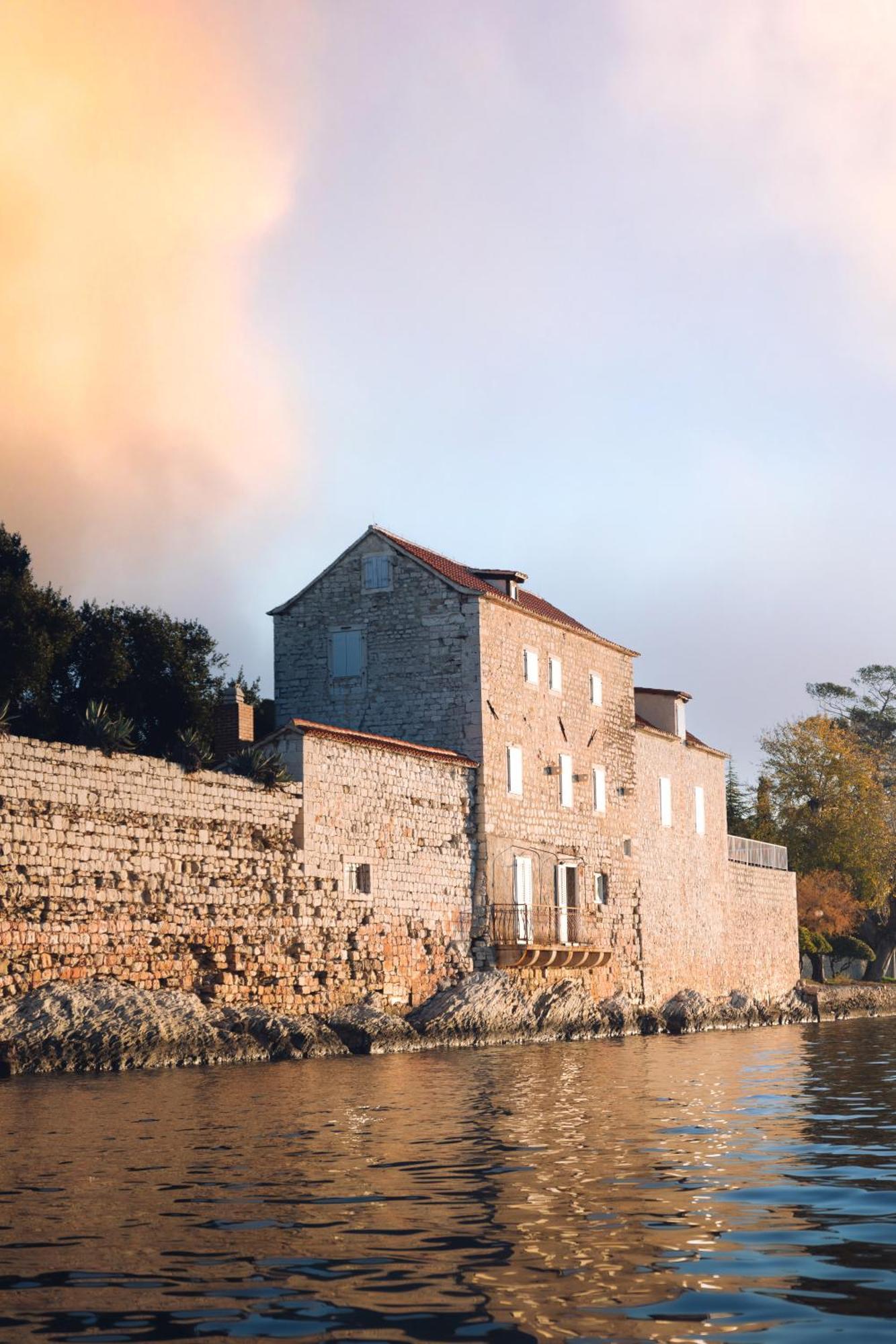 Hotel Stacija Kaštela Exteriör bild