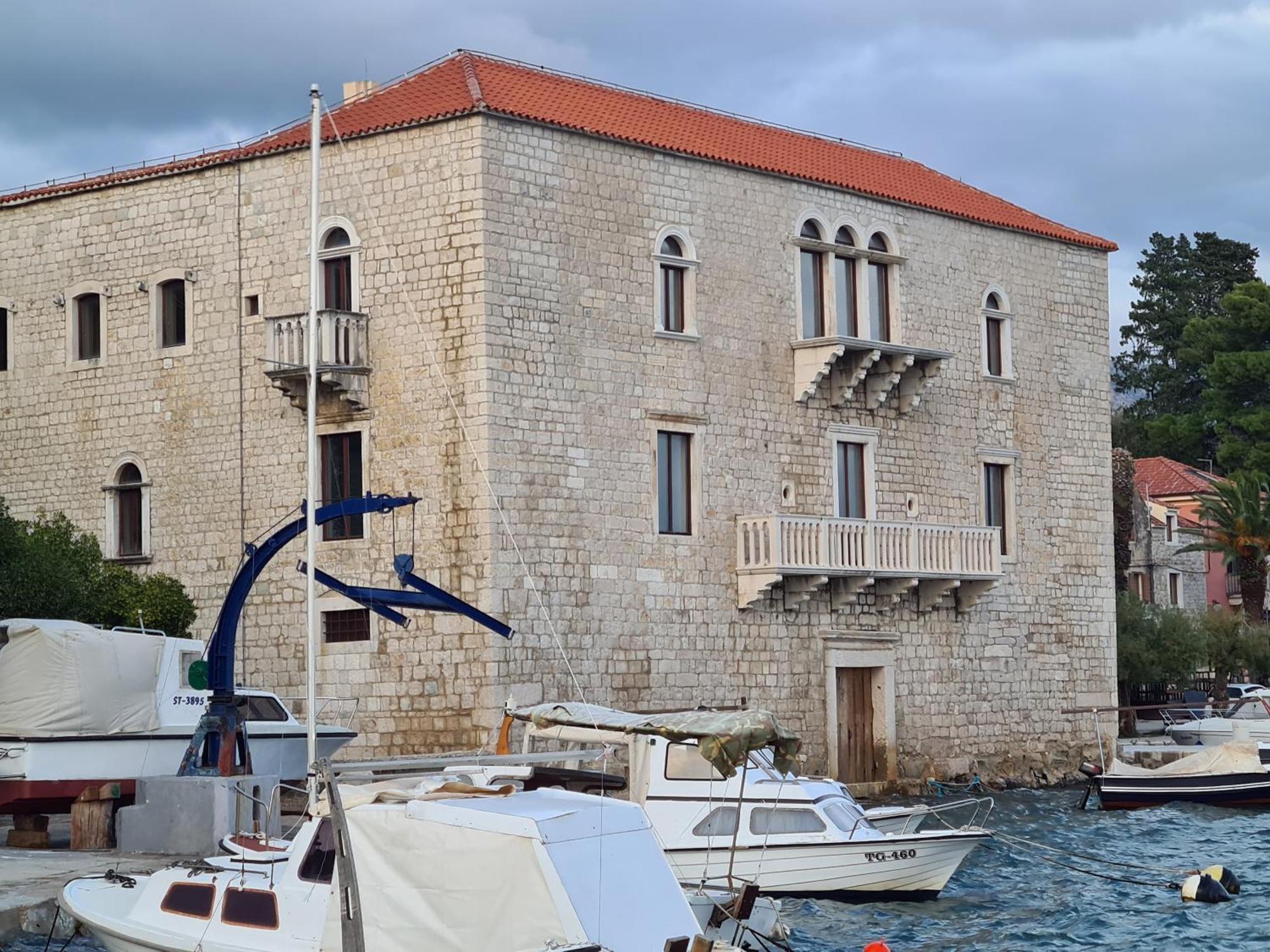 Hotel Stacija Kaštela Exteriör bild